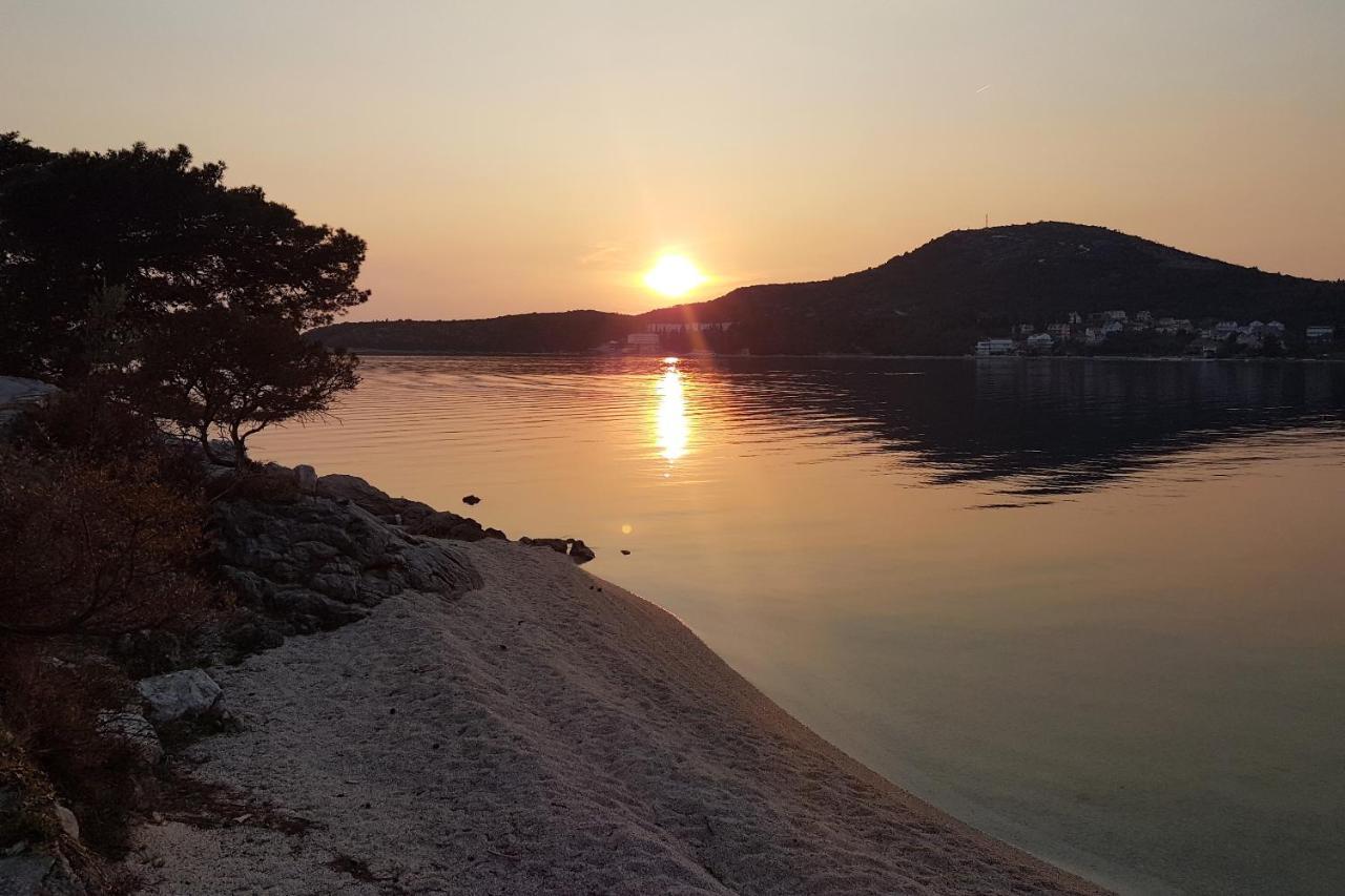 Apartments And Rooms By The Sea Slano, Dubrovnik - 8737 エクステリア 写真